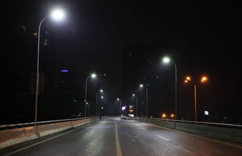 中國創造 三基色多色溫LED人工智能路燈亮相洪崖洞與湖廣會館照明工程